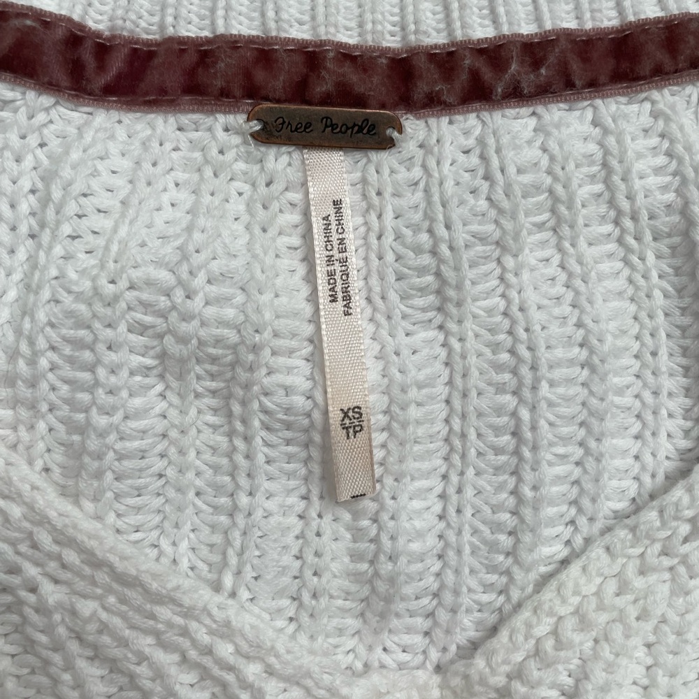 Free people v-neck sweater knit woman’s XS - Picture 5 of 5